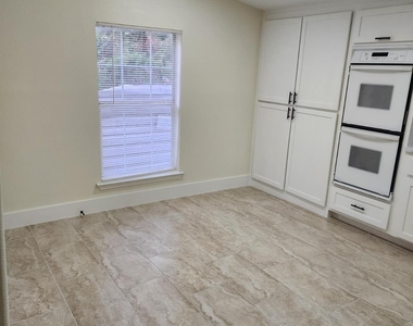 6239 Carver Road - Photo Thumbnail 8