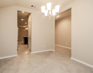 407 Ashley Falls Lane - Photo Thumbnail 4