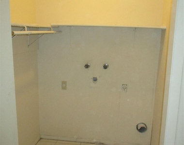7515 Muirwood Lane - Photo Thumbnail 31