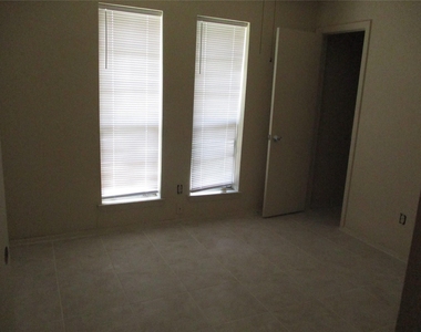 7515 Muirwood Lane - Photo Thumbnail 12