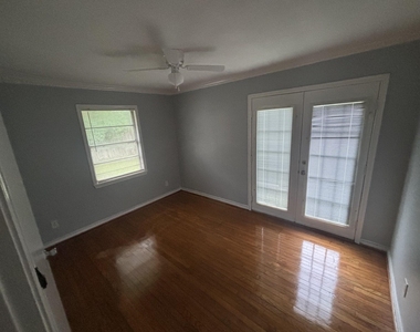 206 Maxie Street - Photo Thumbnail 7