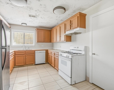 501 Ladd Street - Photo Thumbnail 8