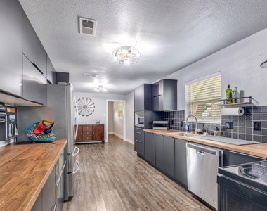 2511 River Ridge - Photo Thumbnail 7