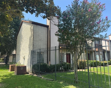 12300 Brookglade Circle - Photo Thumbnail 21