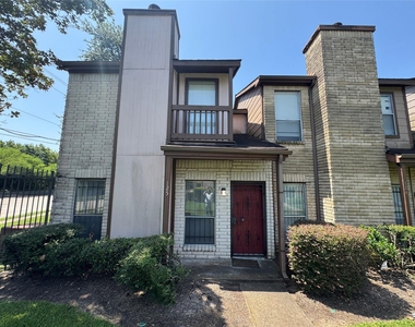 12300 Brookglade Circle - Photo Thumbnail 20