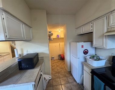 12300 Brookglade Circle - Photo Thumbnail 18