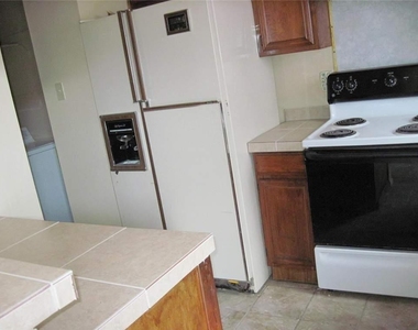 12300 Brookglade Circle - Photo Thumbnail 3