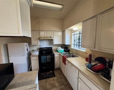12300 Brookglade Circle - Photo Thumbnail 4