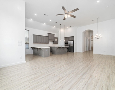 7315 Camden Crestwood Way - Photo Thumbnail 8