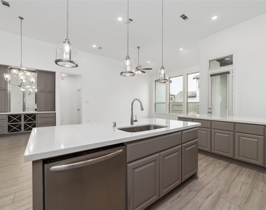 7315 Camden Crestwood Way - Photo Thumbnail 13