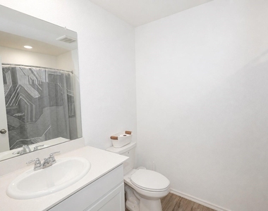 7430 Clover Chase Drive - Photo Thumbnail 12