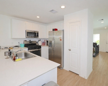 7430 Clover Chase Drive - Photo Thumbnail 5