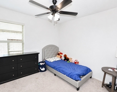 7430 Clover Chase Drive - Photo Thumbnail 13