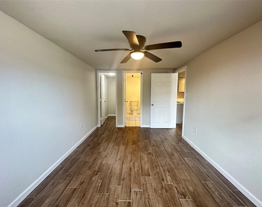 605 E Hunnicutt Street - Photo Thumbnail 7
