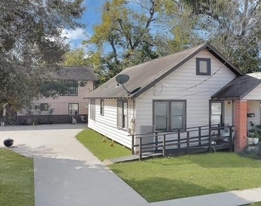 605 E Hunnicutt Street - Photo Thumbnail 13
