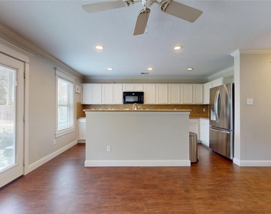 7918 Tupper Bend Court - Photo Thumbnail 10