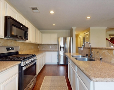 7918 Tupper Bend Court - Photo Thumbnail 12