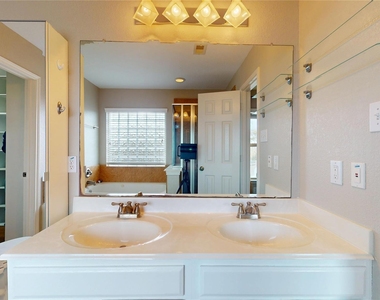 7918 Tupper Bend Court - Photo Thumbnail 30