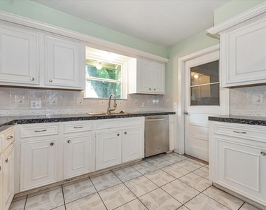 7119 Bellaire Boulevard - Photo Thumbnail 9