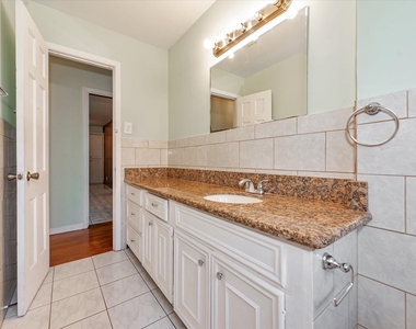 7119 Bellaire Boulevard - Photo Thumbnail 27