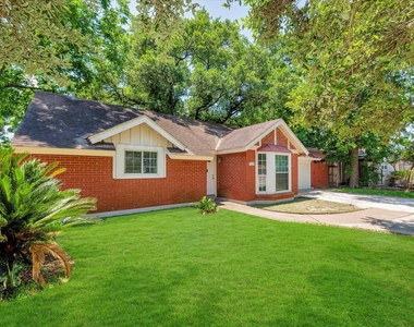 7119 Bellaire Boulevard - Photo Thumbnail 3