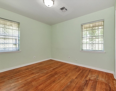 7119 Bellaire Boulevard - Photo Thumbnail 23
