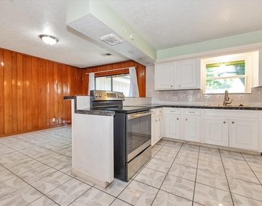 7119 Bellaire Boulevard - Photo Thumbnail 10