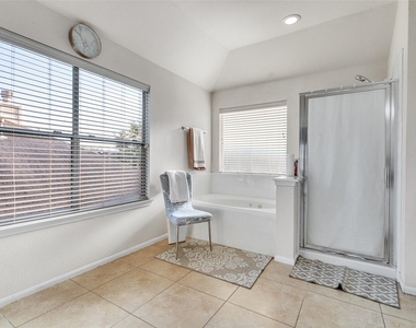 5514 Gatesprings Lane Lane - Photo Thumbnail 38