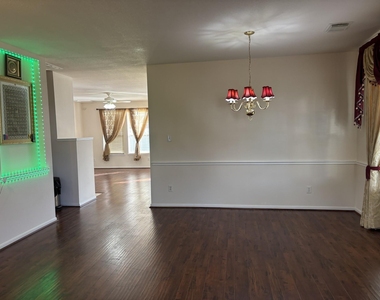 5514 Gatesprings Lane Lane - Photo Thumbnail 3