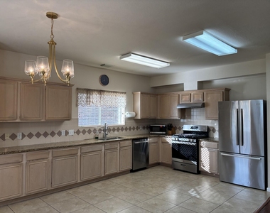 5514 Gatesprings Lane Lane - Photo Thumbnail 8