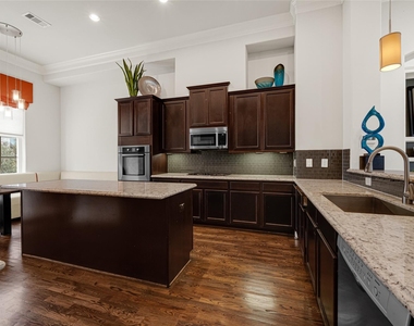 5605 Cohn Meadow Lane - Photo Thumbnail 12