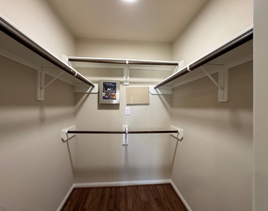 15126 Winter Meadow Court - Photo Thumbnail 10