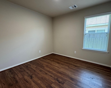 15126 Winter Meadow Court - Photo Thumbnail 12