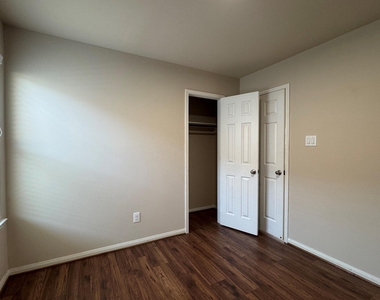 15126 Winter Meadow Court - Photo Thumbnail 14
