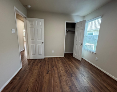 15126 Winter Meadow Court - Photo Thumbnail 15