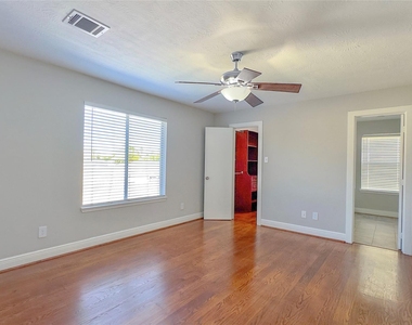 9923 Farrell Drive - Photo Thumbnail 24