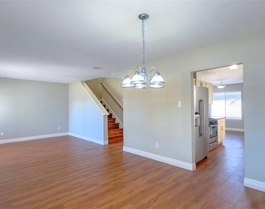 9923 Farrell Drive - Photo Thumbnail 6