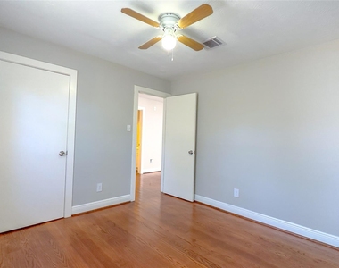 9923 Farrell Drive - Photo Thumbnail 17