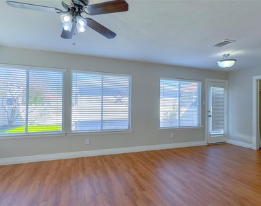 9923 Farrell Drive - Photo Thumbnail 2