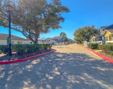 9923 Farrell Drive - Photo Thumbnail 42