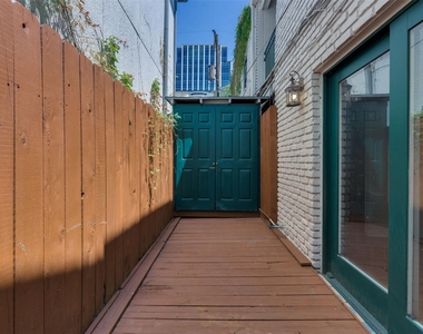 2229 Mimosa Drive - Photo Thumbnail 6
