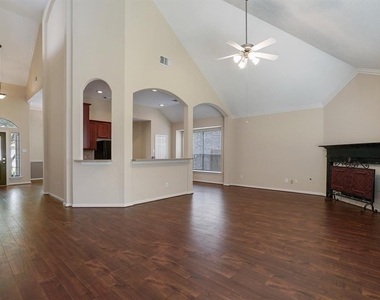 7211 Emerald Run Lane - Photo Thumbnail 16