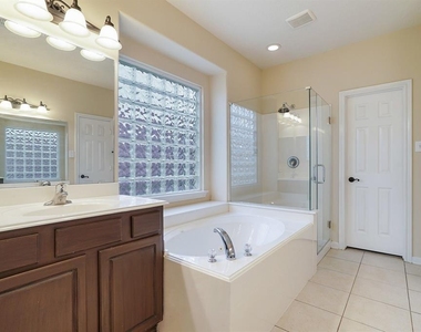 7211 Emerald Run Lane - Photo Thumbnail 21