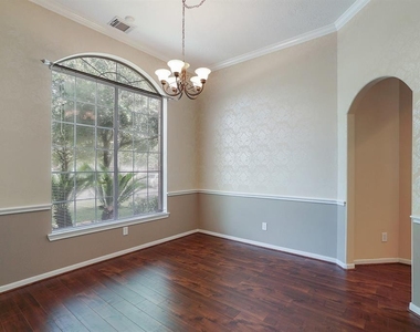 7211 Emerald Run Lane - Photo Thumbnail 6