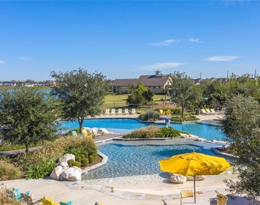 11055 Valley Fort Drive - Photo Thumbnail 2