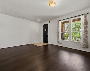 20602 Pioneer Oak Lane - Photo Thumbnail 4