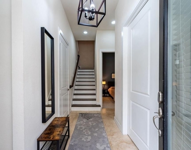 94 N Hutcheson Street - Photo Thumbnail 3