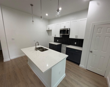 8627 Peachtree Street - Photo Thumbnail 2