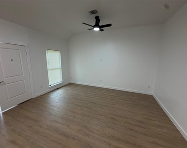 8627 Peachtree Street - Photo Thumbnail 3