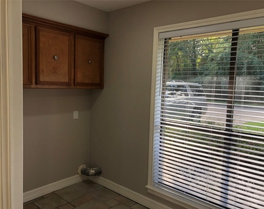 3414 Wooddale Lane - Photo Thumbnail 15